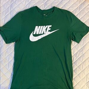 Nike Men's Tee in Forest Green